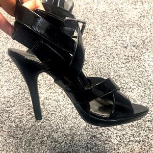 Express sandals size 7